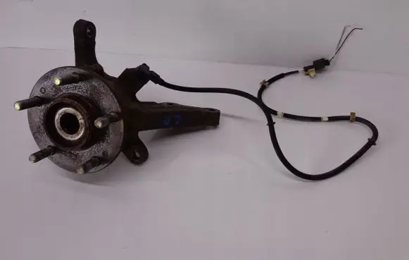 Mitsubishi Pajero Front wheel hub spindle knuckle