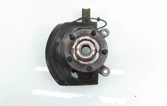Renault Koleos I Front wheel hub spindle knuckle 