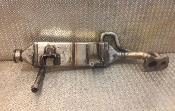 Mercedes-Benz CLK A209 C209 EGR valve cooler 6421400175 A6421400175