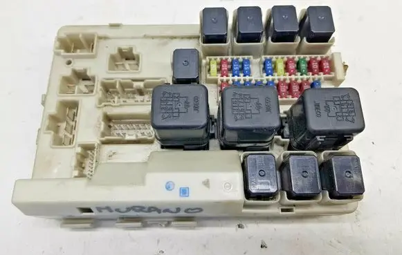 Nissan Murano Z50 Fuse module 284B7CD71A nr1463