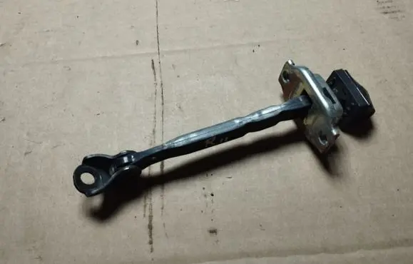 Honda CR-V Rear door check strap stopper