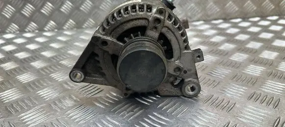 KIA Ceed Generator/alternator 373002A700