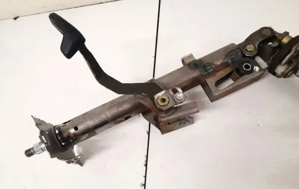 Toyota Avensis Verso Steering wheel axle