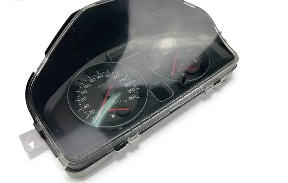 Volvo C30 Speedometer (instrument cluster) 31296229