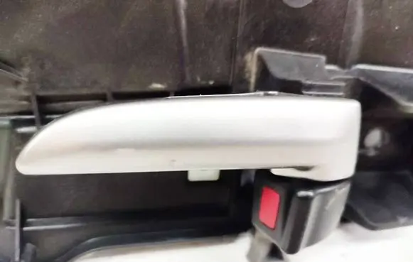 Mazda 3 I Front door interior handle 