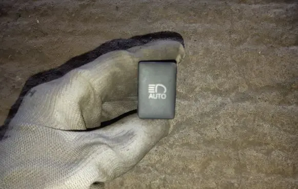 Toyota Yaris Light switch 15B550