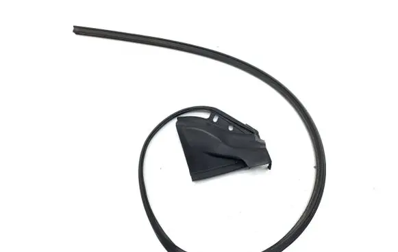 Jaguar XK - XKR Rubber seal front door (on door) 31231831