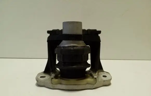 Volvo XC60 Engine mount bracket 32298680
