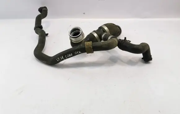 Mercedes-Benz C W204 Engine coolant pipe/hose A2045018282