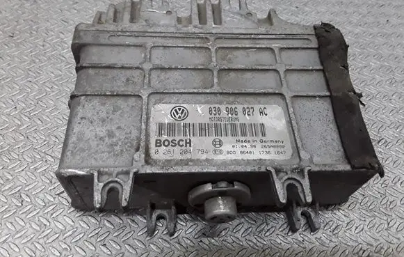 Volkswagen Polo III 6N 6N2 6NF Engine control unit/module 030906027AC 0261204794