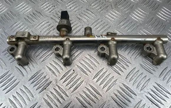Mercedes-Benz C W204 Fuel main line pipe A2710705495