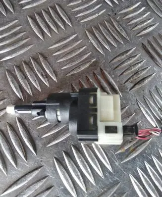 Audi A4 S4 B7 8E 8H Brake pedal sensor switch 1K2945511
