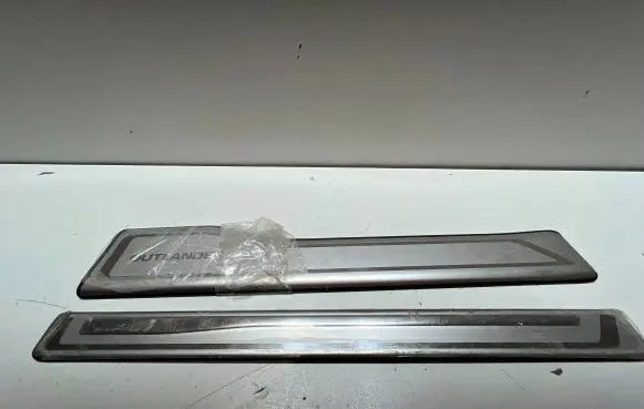 Mitsubishi Outlander Front sill (body part) 20121024