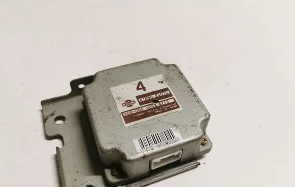Nissan X-Trail T30 Torque split ecu control unit/module 41650EQ070