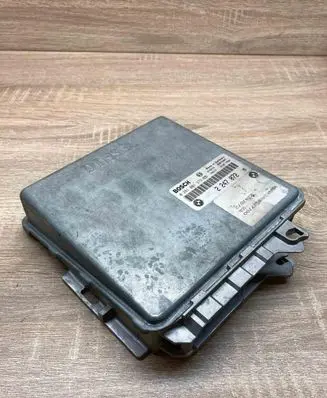 BMW 5 E39 Engine control unit/module ECU 2247072 0281001373