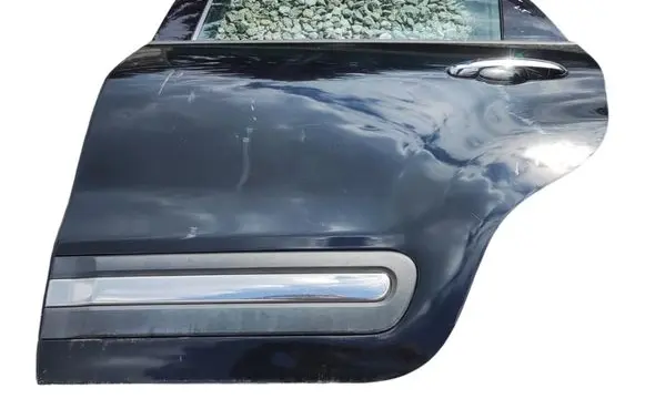 Fiat 500L Rear door 