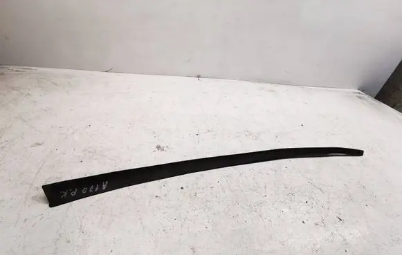 Mercedes-Benz A W168 Windshield trim A1686700108