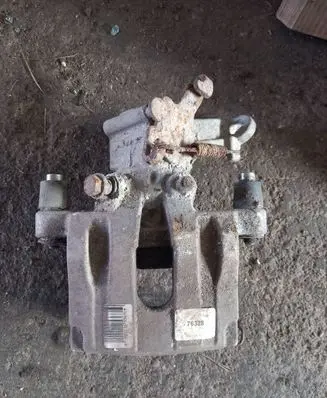 Opel Vectra C Rear brake caliper