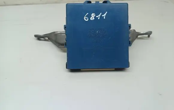 Toyota Corolla Verso E121 Combustion control unit/module 896180F020 MB1238009021