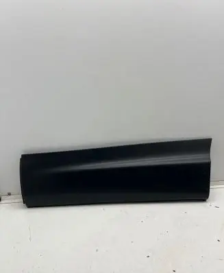 Nissan Qashqai Rear door trim (molding) 828714EA0A