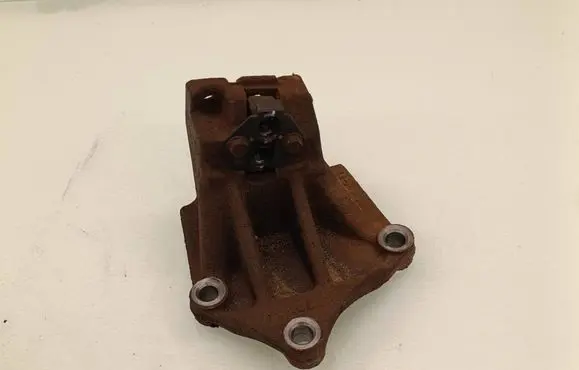 KIA Rio Engine mounting bracket 