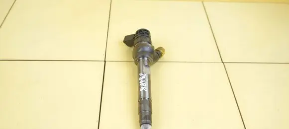 Toyota Avensis T270 Fuel injector 0445110599 29SP8