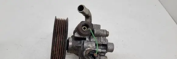 Toyota Corolla Verso AR10 Power steering pump 32100