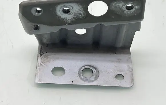 Nissan Qashqai Fender mounting bracket F3180BR0MA