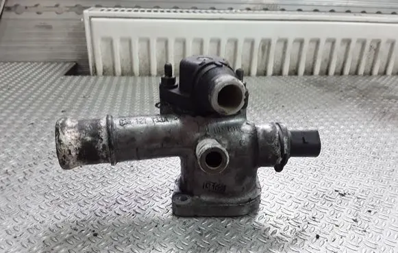 Audi A4 S4 B6 8E 8H Engine coolant pipe/hose 038121133A