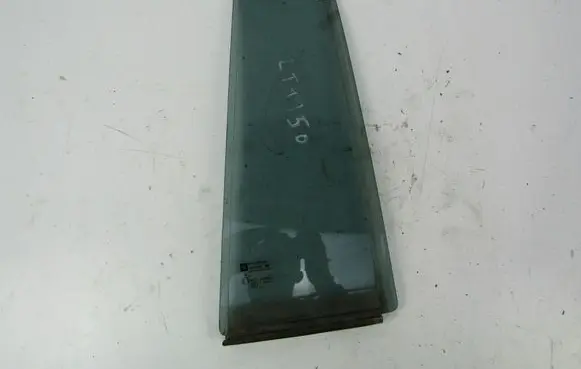Opel Zafira B Rear side window 