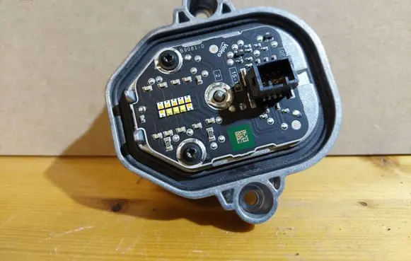 Volvo S90, V90 Headlight ballast module Xenon 3577183