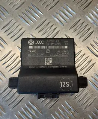 Volkswagen PASSAT B6 Gateway control module 3C0907530E 3C0907951