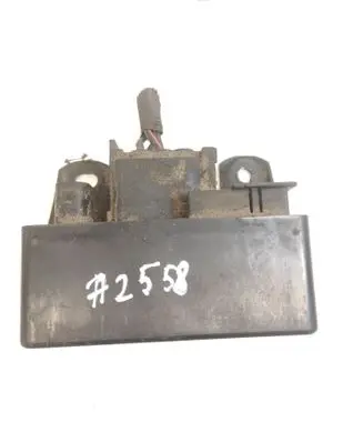 Mercedes-Benz C W203 Glow plug pre-heat relay A0255452832 A0005453516