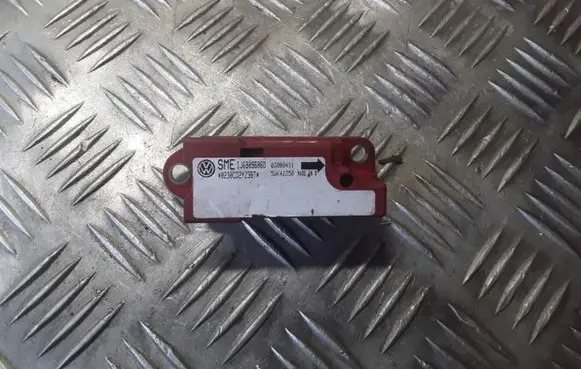 Volkswagen Golf IV Airbag deployment crash/impact sensor IJ0909606D 5WK42350