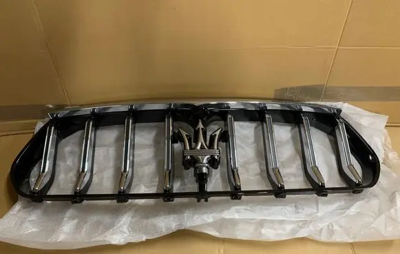 Maserati Levante Front bumper upper radiator grill 670151261 670151263