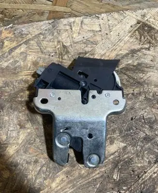 Audi A6 S6 C6 4F Tailgate/trunk/boot lock/catch/latch 4F5827505D