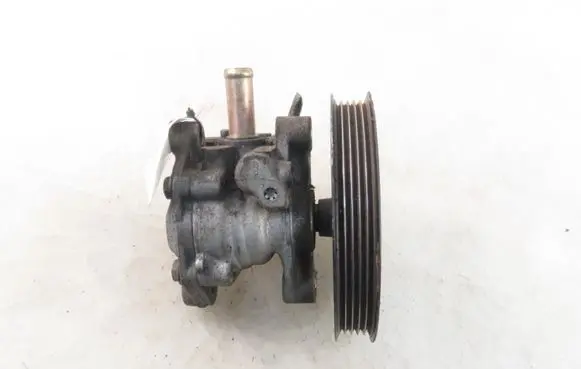 Mitsubishi Carisma Power steering pump 