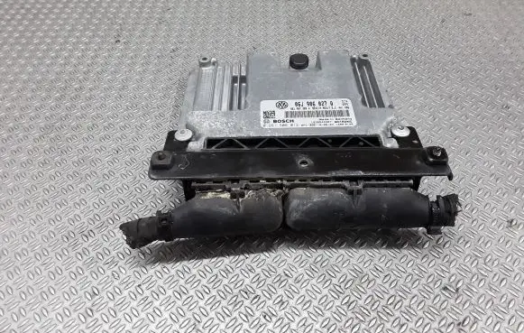 Volkswagen Tiguan Engine control unit/module 06J906027Q