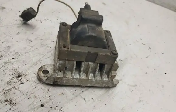 Renault 19 High voltage ignition coil 7700732263 S100620001E 7700722070