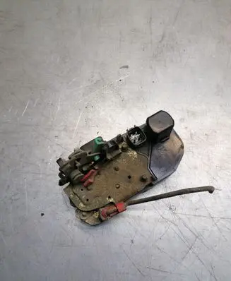 Chrysler 300M Rear door lock