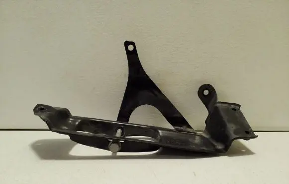Audi e-tron A/C compressor mount bracket 4KE820196J