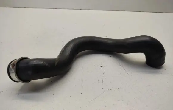 Mercedes-Benz C W204 Engine coolant pipe/hose A2045013082