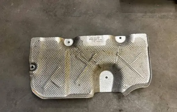 Mercedes-Benz GL X166 Exhaust heat shield A1666823671