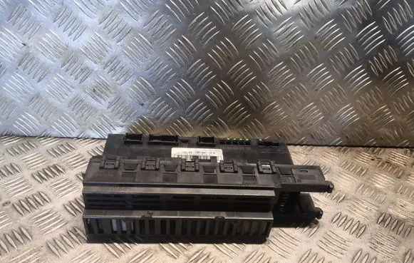Mercedes-Benz E W211 Fuse box set 2115459301 A2115459301