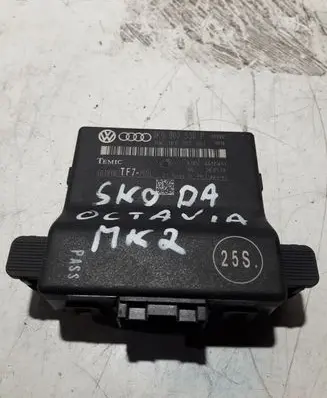 Skoda Octavia Mk2 (1Z) Gateway control module 1K0907530P