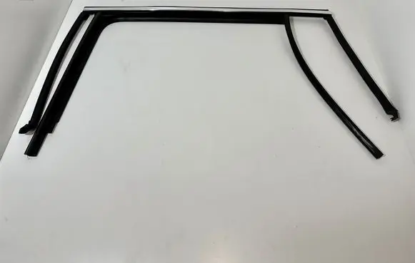 Volkswagen Tiguan Rubber seal rear door window/glass 5NA839431