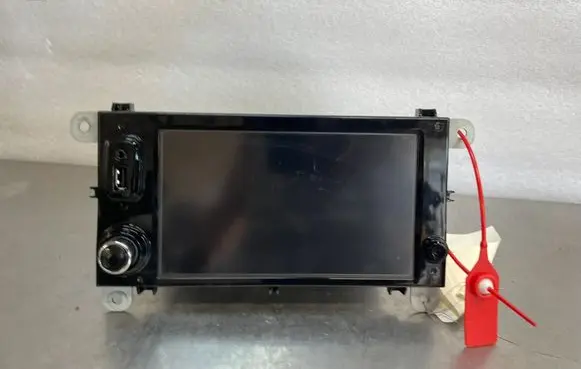 Renault Clio III Radio/CD/DVD/GPS head unit 281152928R