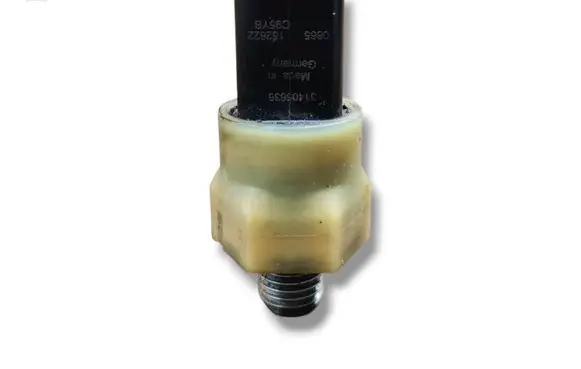 Volvo V60 Oil pressure sensor 31405635