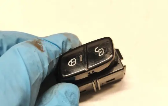 Volvo XC90 Central locking switch button 31443864 17W256