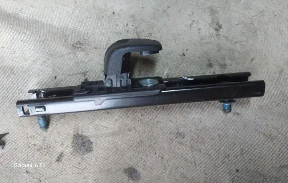 Ford Galaxy Seat belt adjustment rail 6044122b 8341709